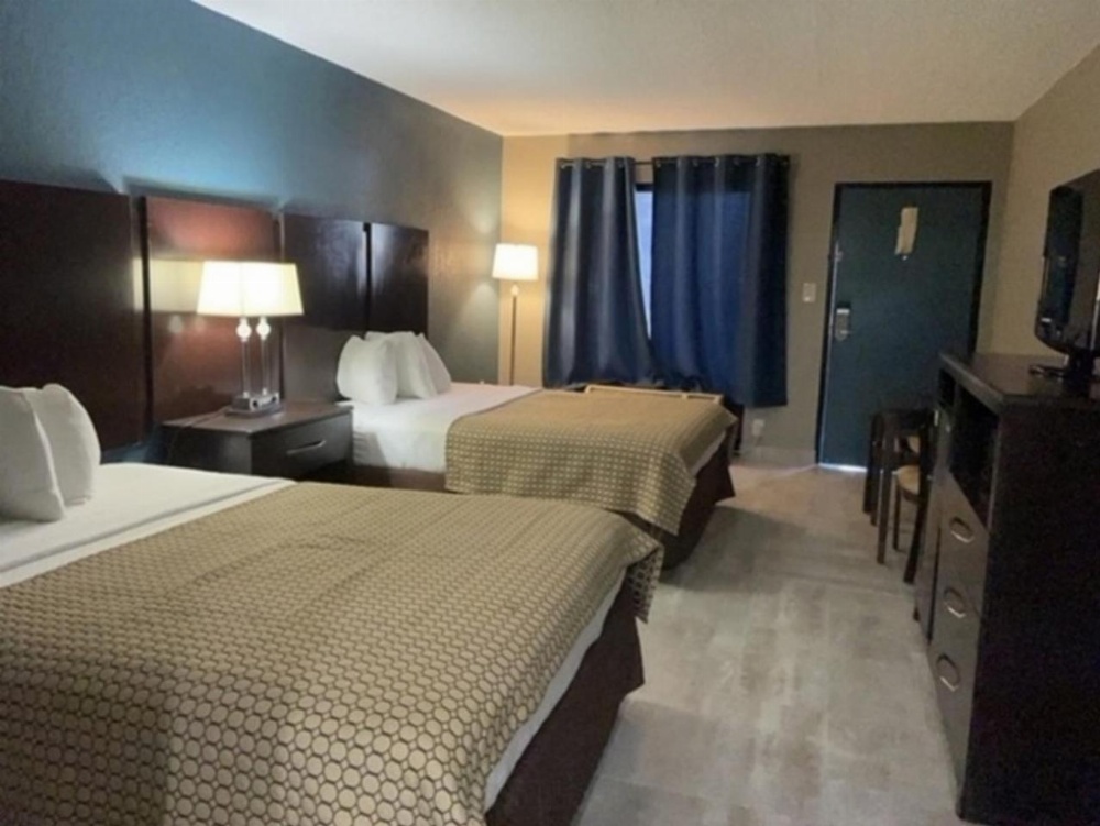 Room image 1